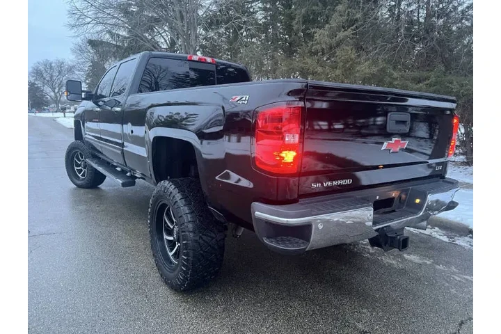 $35997 : 2017 Silverado 3500HD LTZ image 4