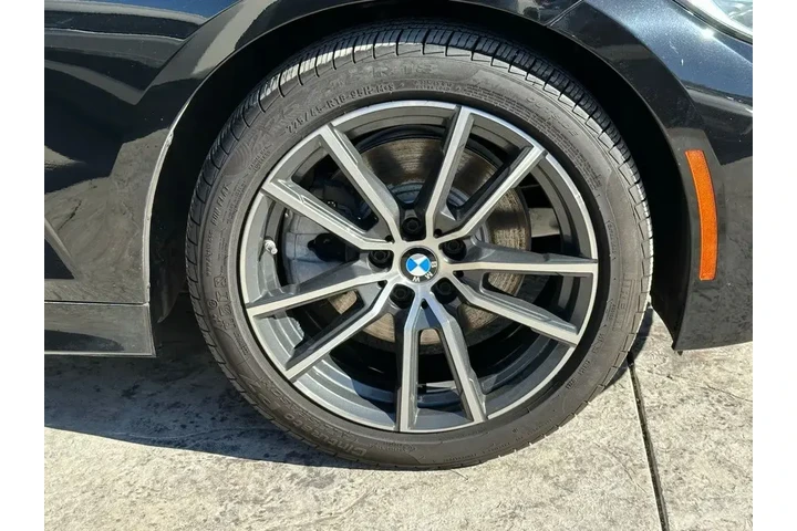 $27998 : BMW 3 Series 2021 330i 4dr S image 10