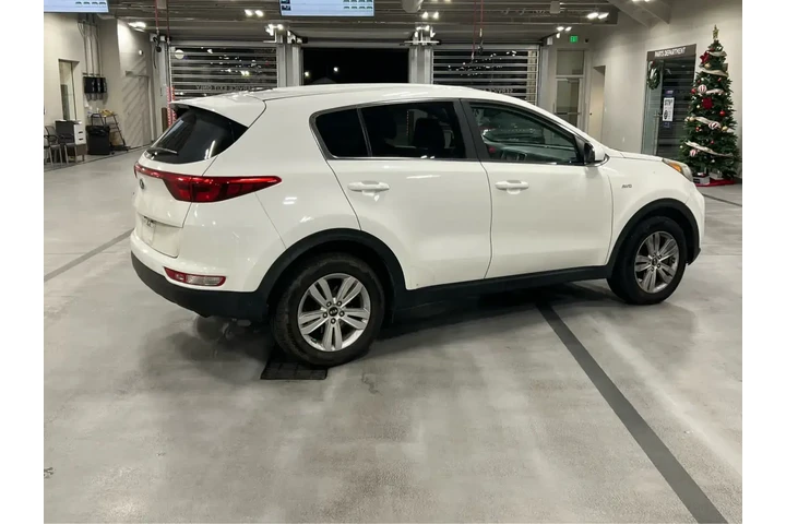 $9900 : Kia Sportage 2018 AWD LX 4dr image 7