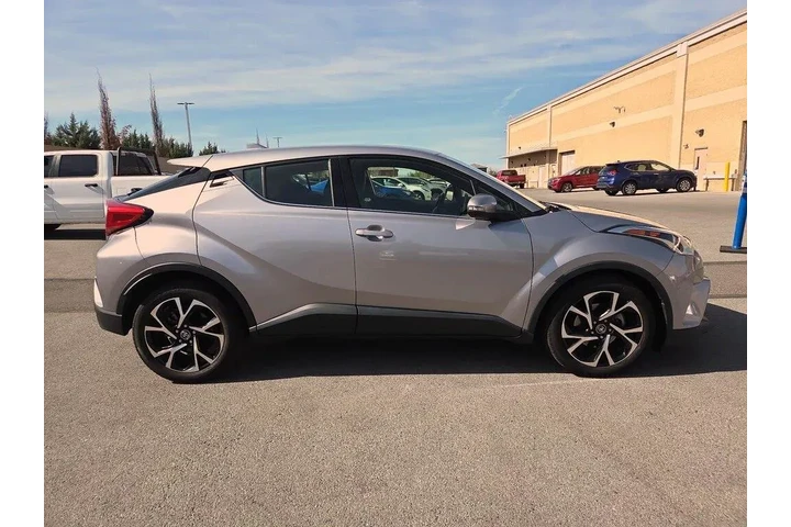 $21998 : Toyota C-HR 2019 Limited 4dr image 4