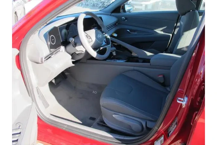 $27730 : Hyundai ELANTRA 2025 SEL Con image 3