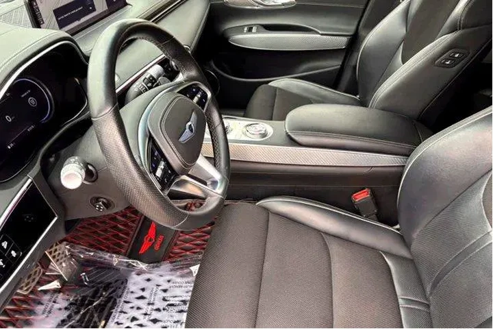 $28977 : Genesis GV70 2022 AWD 2.5T S image 10