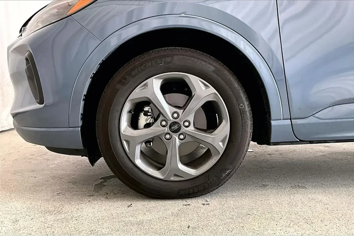 $21591 : Ford Escape 2024 ST-Line 4dr image 6