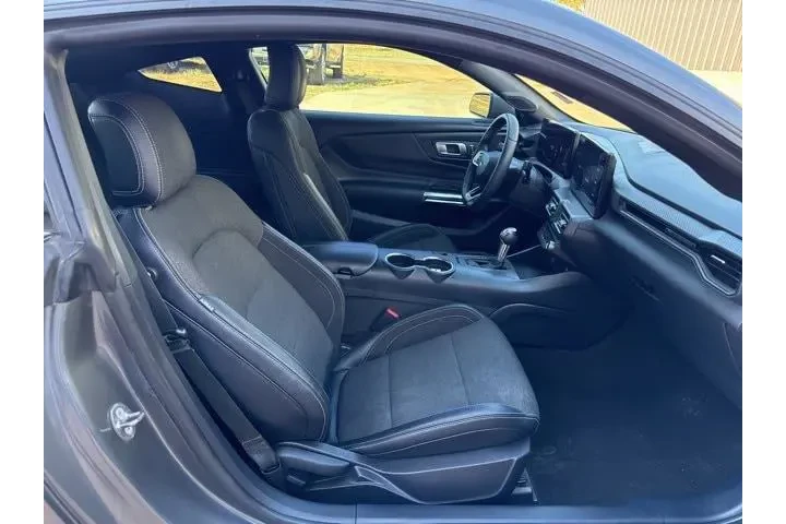 $26900 : Ford Mustang 2024 EcoBoost 2 image 10