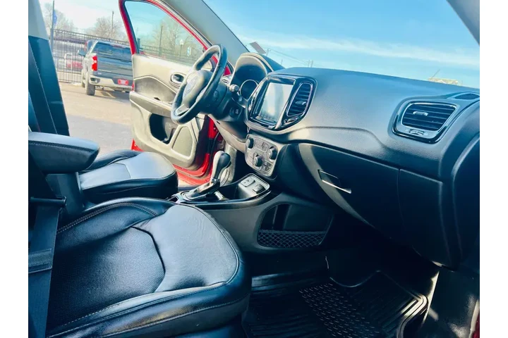 $16995 : 2018 Compass Limited FWD image 9