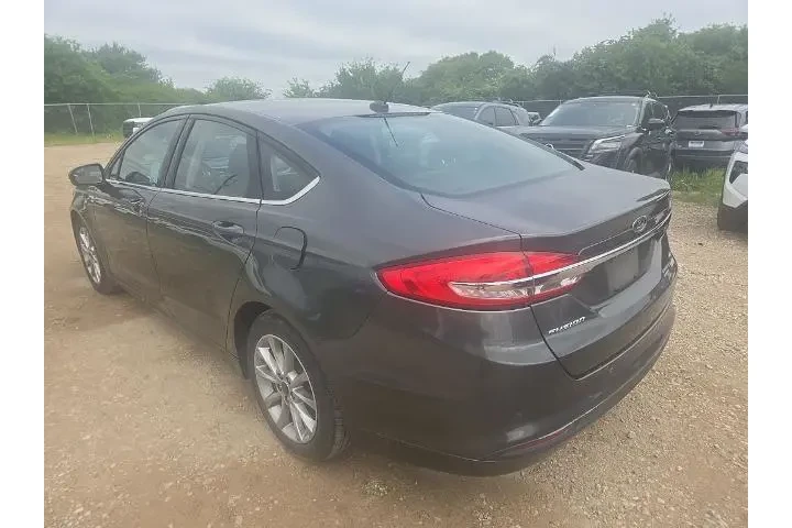 $11784 : Ford Fusion 2017 SE 4dr Seda image 2