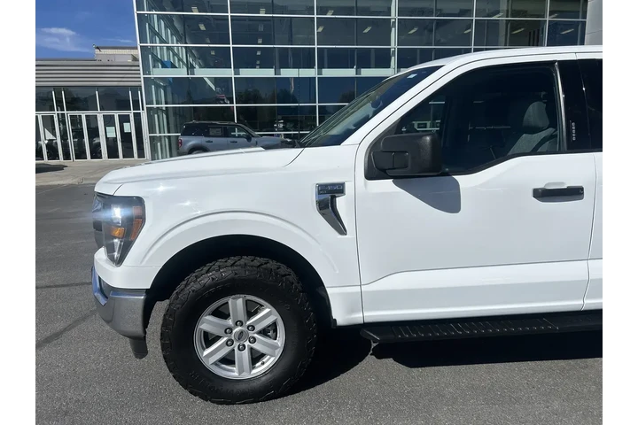$39504 : Ford F-150 2023 4x4 XLT 4dr image 9