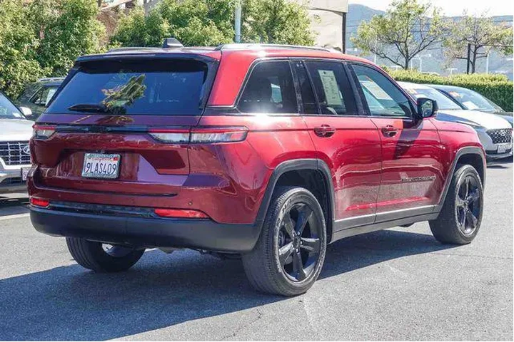$29500 : Jeep Grand Cherokee 2024 4x2 image 4
