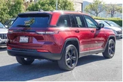 $29500 : Jeep Grand Cherokee 2024 4x2 thumbnail