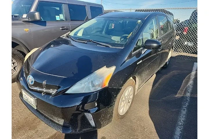 $10491 : Toyota Prius v 2012 Two 4dr image 3