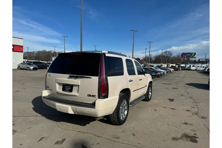$4980 : 2011 GMC Yukon AWD 4dr 1500 D image 2