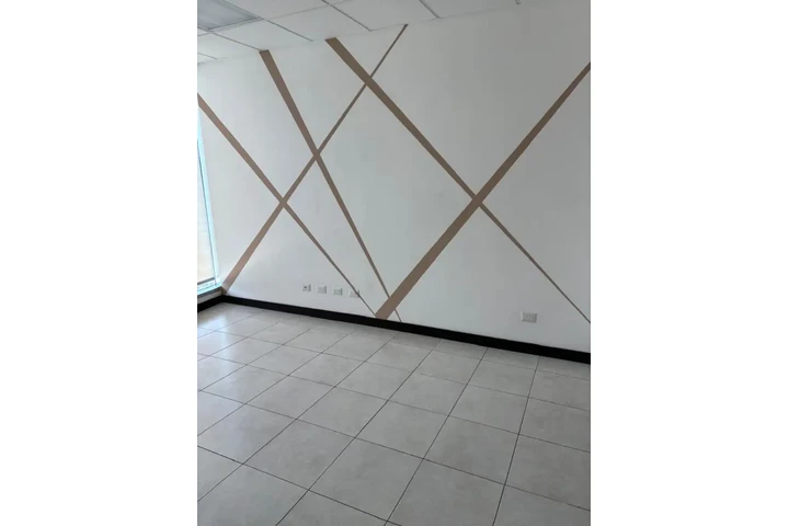 $1375 : Oficina en renta en zona 10 image 8