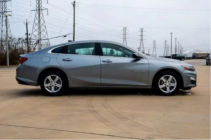 $17319 : Chevrolet Malibu 2024 LS 4dr image 4
