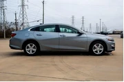 $17319 : Chevrolet Malibu 2024 LS 4dr thumbnail