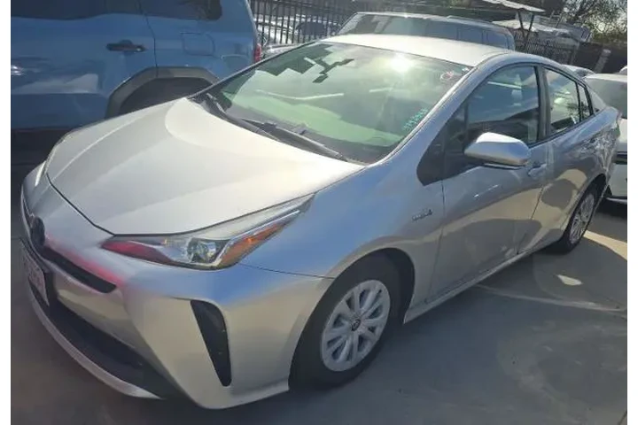 $17900 : Toyota Prius 2019 L Eco 4dr image 1