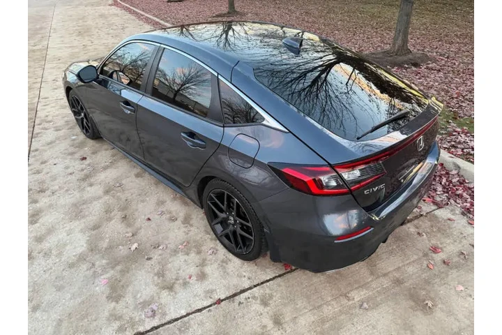 $18997 : 2023 Civic Sport Touring image 8