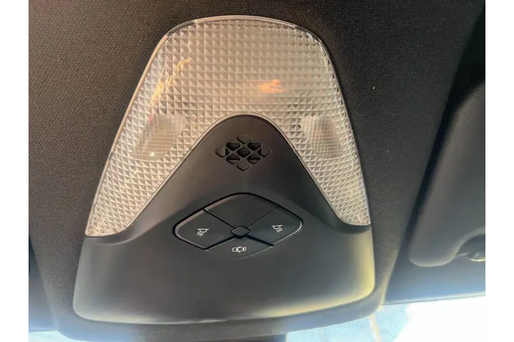 $16900 : 2019 C-HR XLE image 10