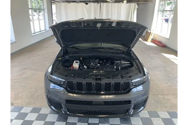$32995 : Jeep Grand Cherokee L 2024 4 image 5