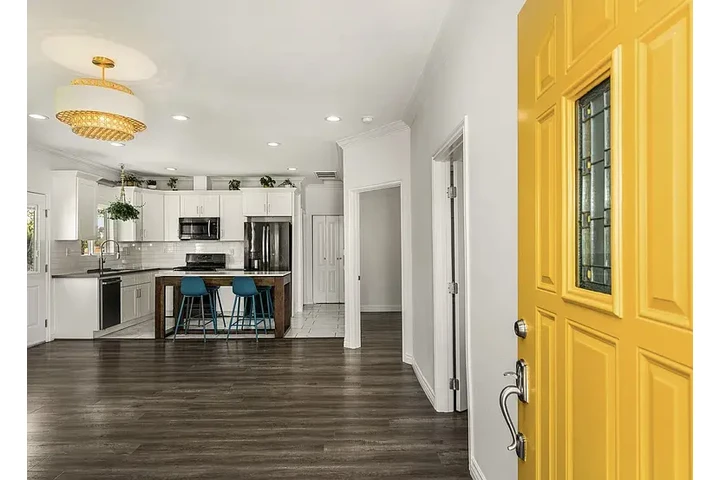 $2300 : HOUSE FOR RENT IN LOS ANGELES image 5