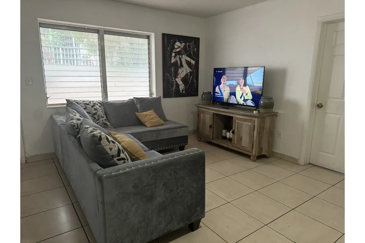 $750 : Hab.para varón de 3 personas image 7