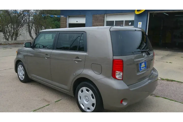 $8999 : 2012 xB image 9