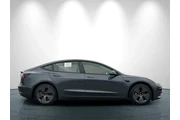 $23954 : Tesla Model 3 2022 4dr Sedan thumbnail