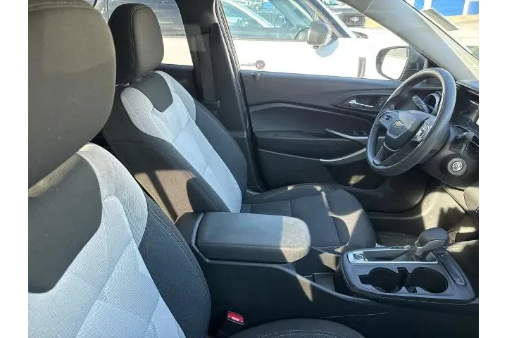 $22400 : Chevrolet Trax 2025 LS 4dr C image 4