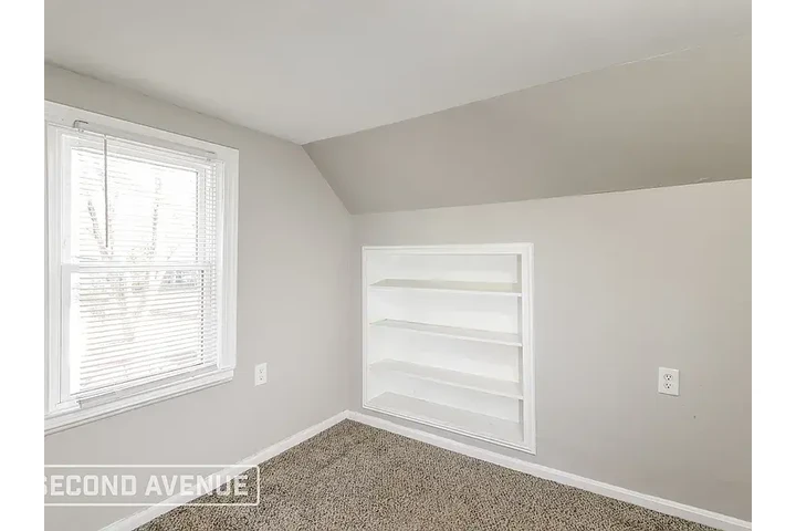 $1300 : Standard 3bd and 1bt image 4