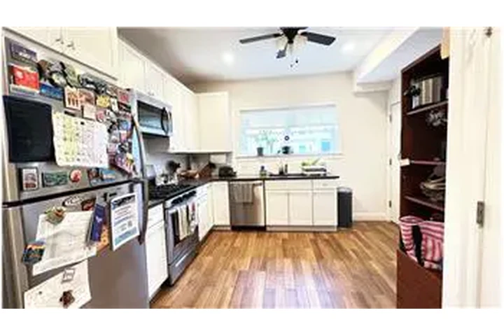 $3500 : Rental property with 3 bedro image 2