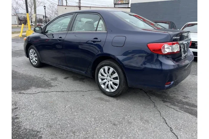 $8900 : 2013 Corolla LE image 5