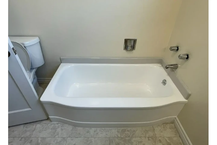 $2000 : 2 Bedroom House in South LA image 10