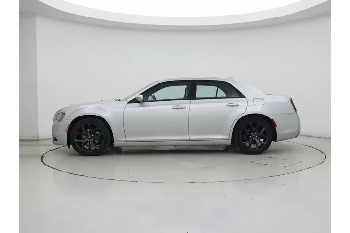 $24998 : Chrysler 300 2023 S V6 4dr S image 3
