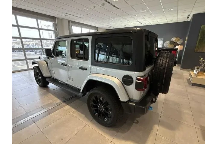 $29442 : Jeep Wrangler 2023 4x4 High image 5