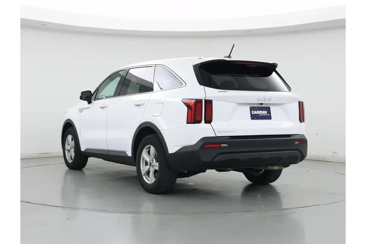$23998 : Kia Sorento 2023 LX 4dr SUV image 2