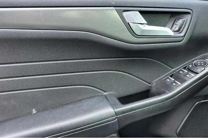$24998 : Ford Escape Plug-In Hybrid 2 image 10
