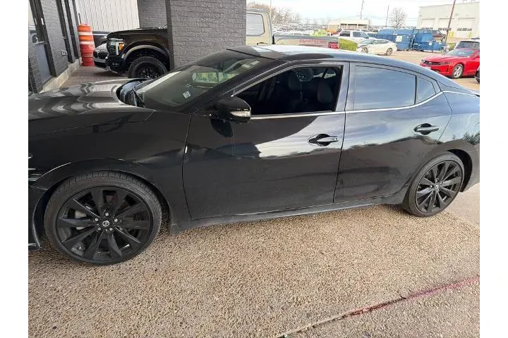 $15916 : Nissan Maxima 2019 3.5 SR 4d image 2