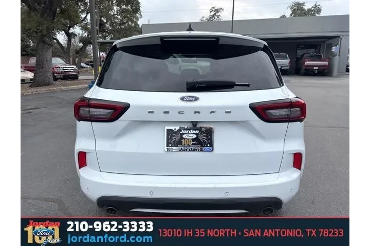 $19875 : Ford Escape 2023 ST-Line 4dr image 6