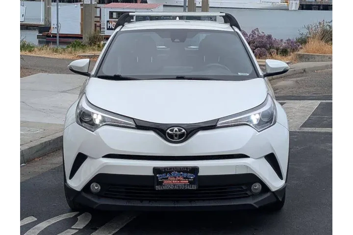 $15988 : 2018 C-HR XLE Premium image 3