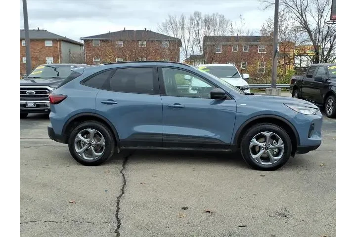 $28988 : Ford Escape 2025 AWD ST-Line image 2