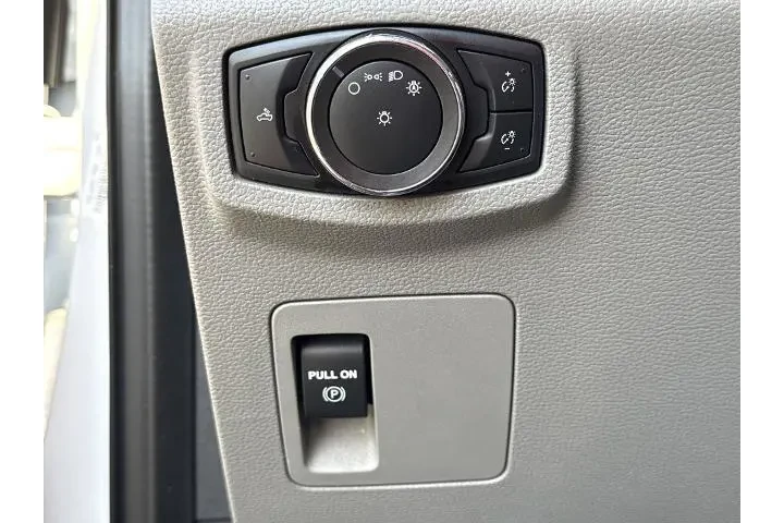 $30374 : Ford F-150 2020 4x4 XL 4dr S image 10