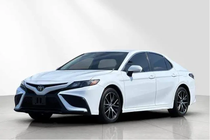 $26998 : Toyota Camry 2023 SE 4dr Sed image 5