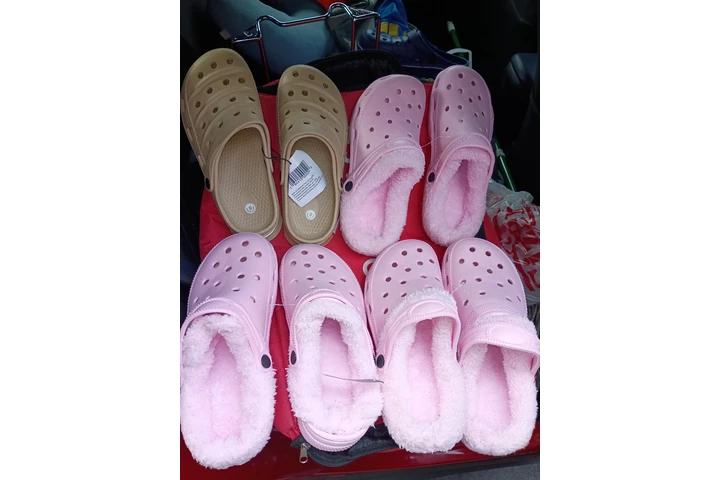 $200 : CROCKS image 2