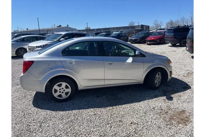 $6977 : Chevrolet Sonic 2016 LS Auto image 3