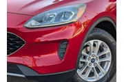 $16768 : Ford Escape 2020 AWD SE 4dr thumbnail