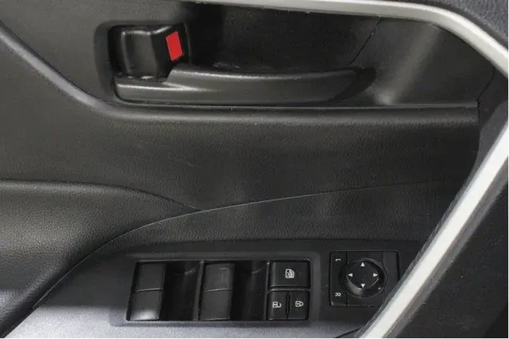 $30998 : Toyota RAV4 2024 AWD LE 4dr image 7