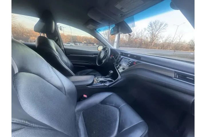 $12999 : 2018 Camry XSE image 10