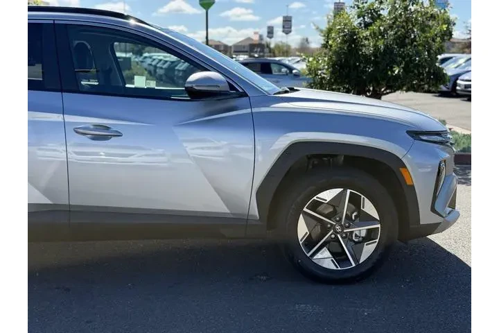 $38888 : Hyundai TUCSON Hybrid 2025 A image 9