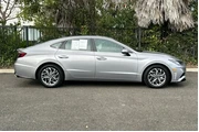 $20400 : Hyundai SONATA 2023 SEL 4dr thumbnail