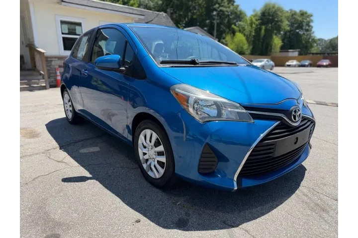 2015 Yaris 3-Door L image 9