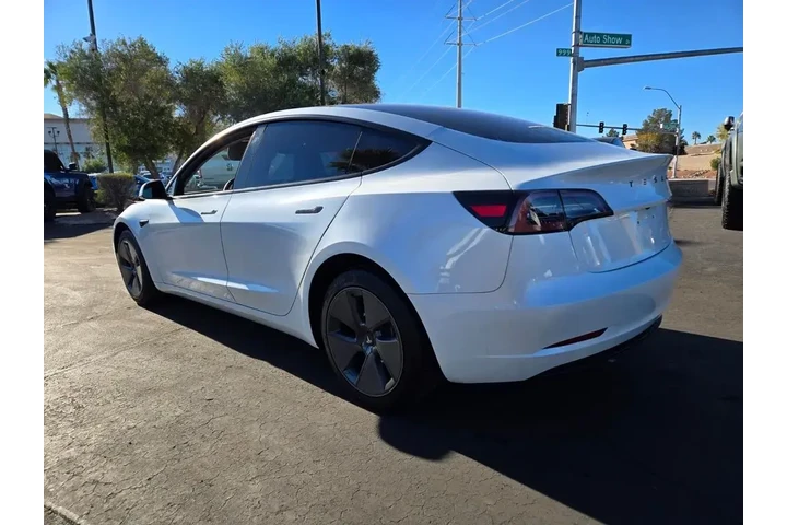 $27992 : Tesla Model 3 2023 4dr Sedan image 4
